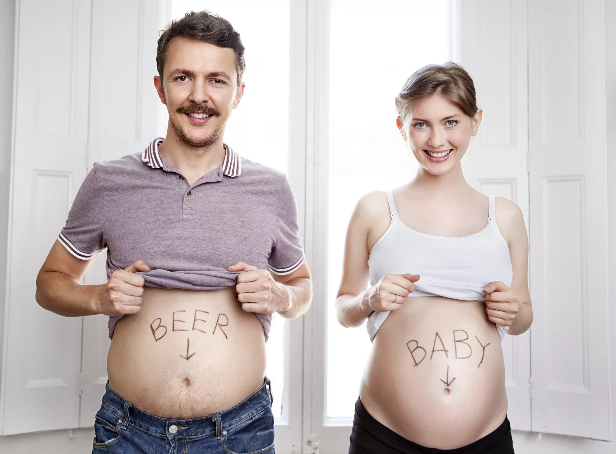 Hauskat raskauskuvat – 8 tapaa, joilla koristella raskausvatsa 