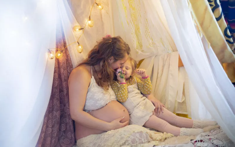 Villi raskaus & Vapaa synnytys: Maria ja Eveliina synnyttävät yksin