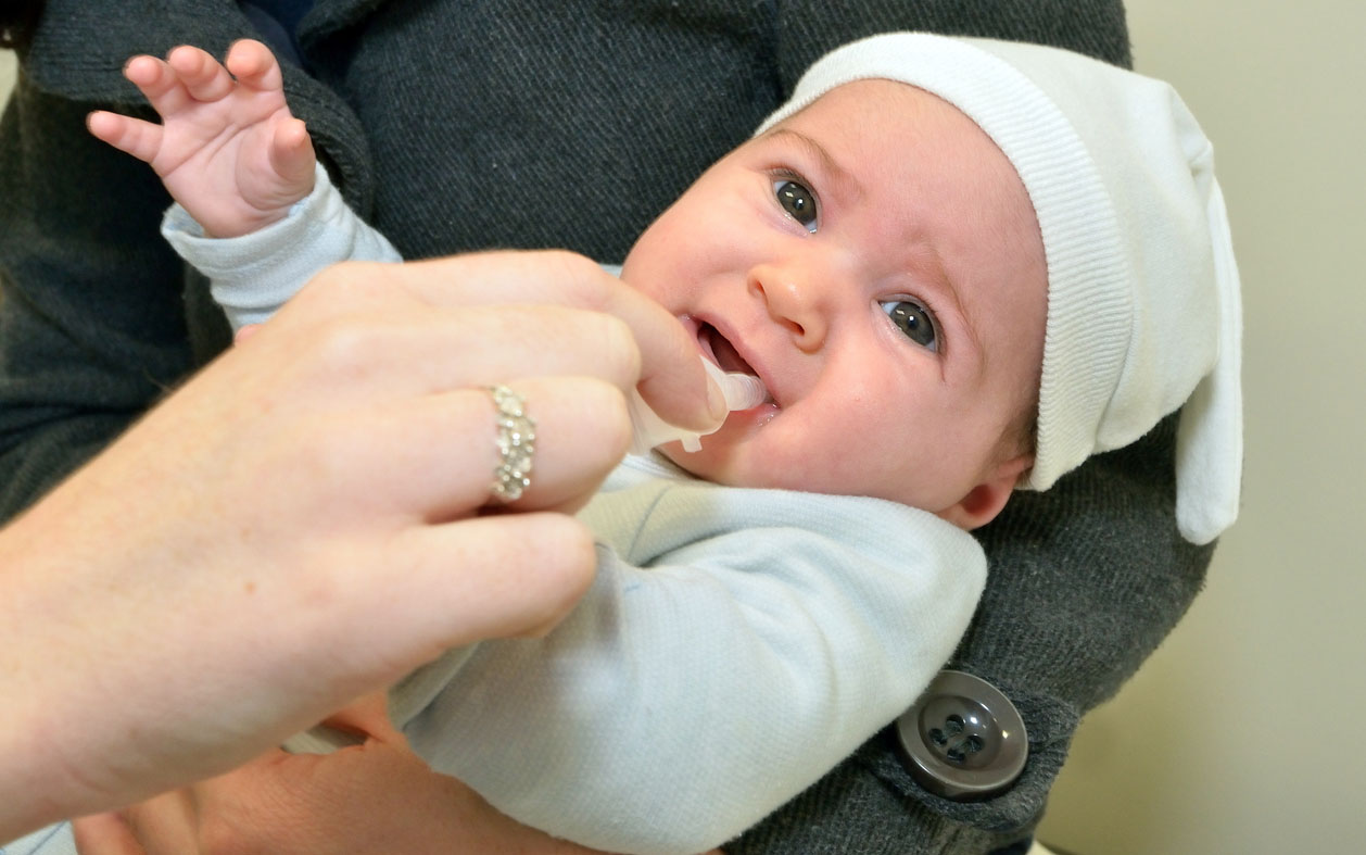 vauvalle annetaan ensimmäinen rotavirusrokote