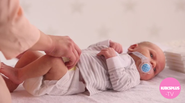 Video: Näin sujuu vaipan vaihto vauvalle – ja näitä välineitä tarvitset -  
