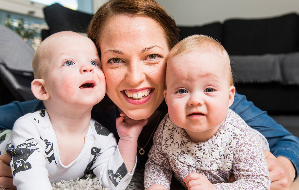 Emilia sairastui raskausaikana HELLP-oireyhtymään ja hänen kaksosensa syntyivät keskosina.