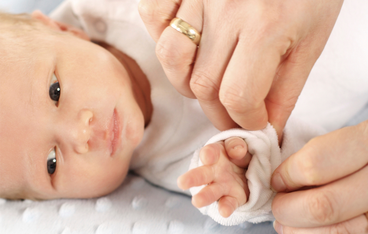 Vauvan hoito aiheuttaa paljon kysymyksiä tuoreissa vanhemmista.