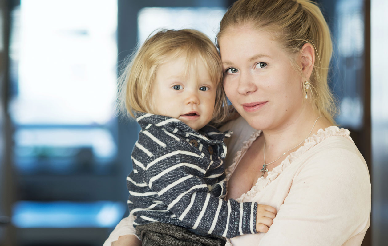 Jenni Randström on nyt onnellinen Emil-pojan äiti.